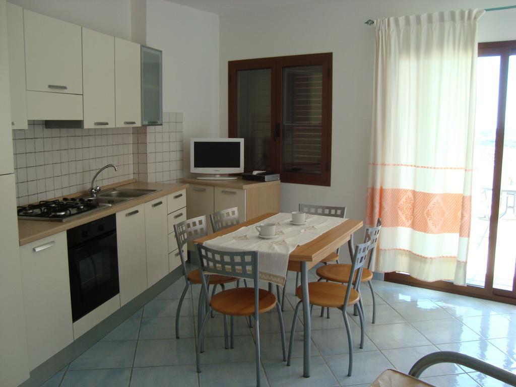 Case Vacanza Rosa Loiri Porto San Paolo Exterior foto