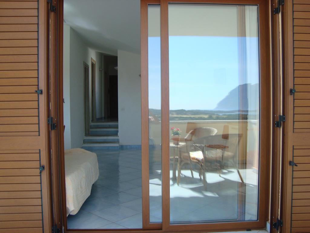Case Vacanza Rosa Loiri Porto San Paolo Exterior foto