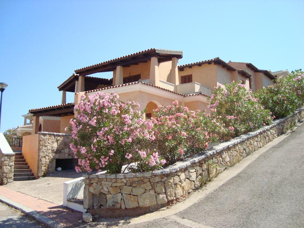Case Vacanza Rosa Loiri Porto San Paolo Exterior foto