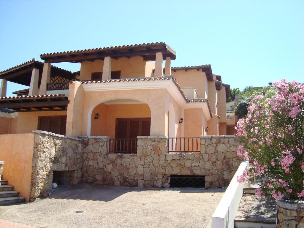 Case Vacanza Rosa Loiri Porto San Paolo Exterior foto