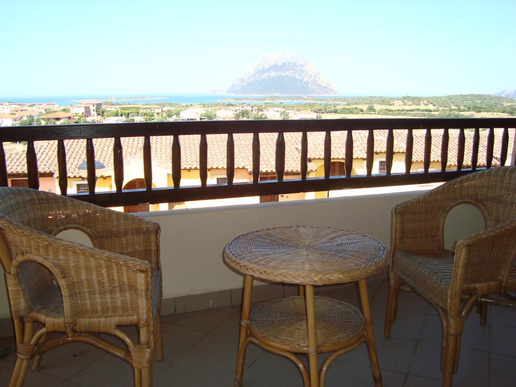 Case Vacanza Rosa Loiri Porto San Paolo Exterior foto