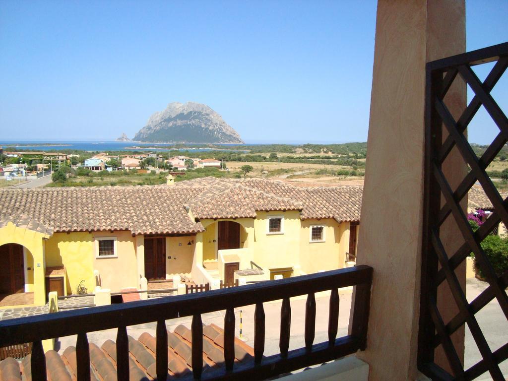 Case Vacanza Rosa Loiri Porto San Paolo Exterior foto