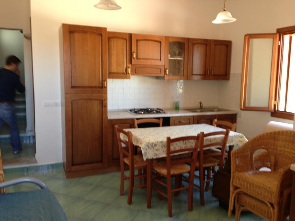 Case Vacanza Rosa Loiri Porto San Paolo Exterior foto